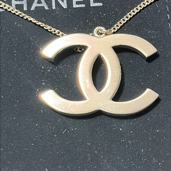 Trade - Picture 4 of 12